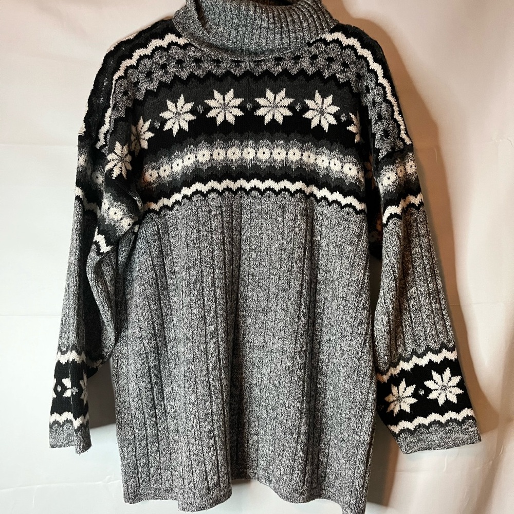 Chic Black and Gray Women's Turtleneck Sweater